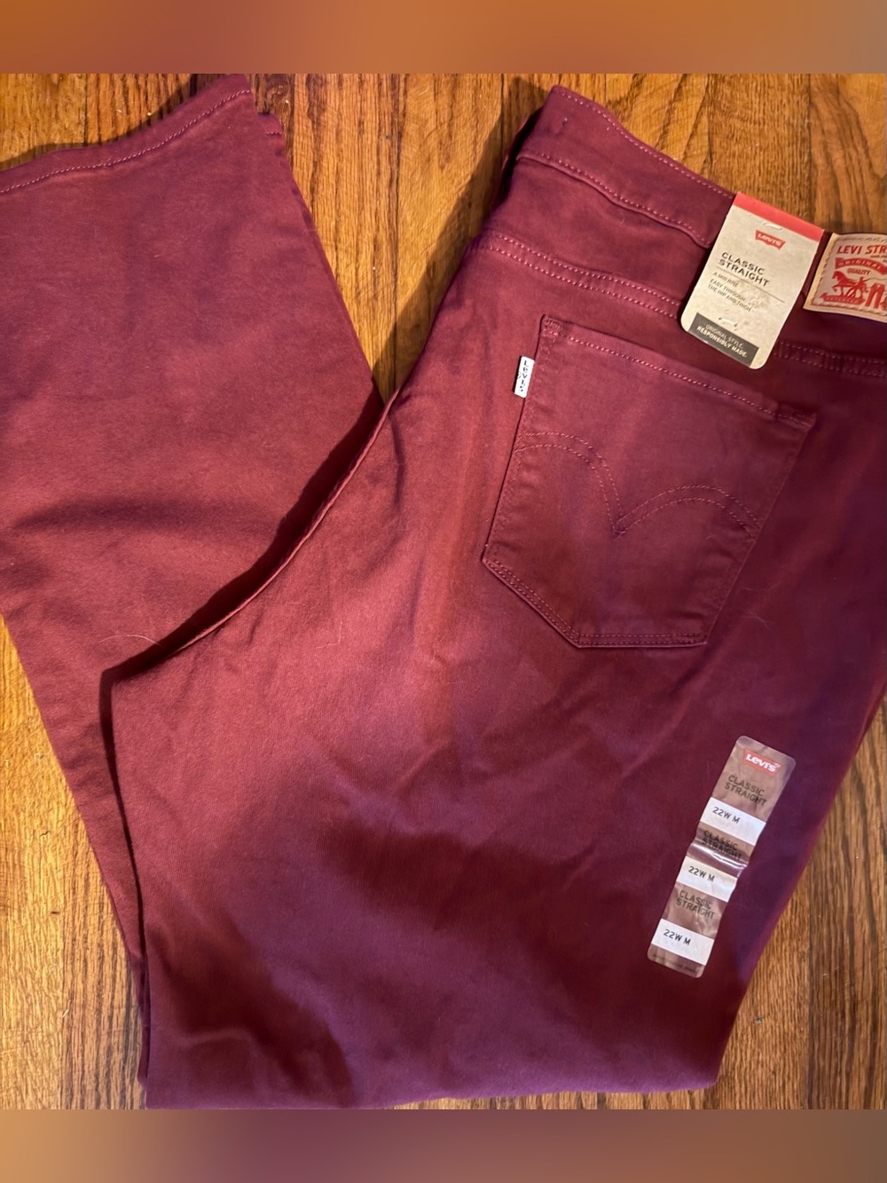 Levi's womens size 22W Burgundy Classic Straight Jeans-NWT